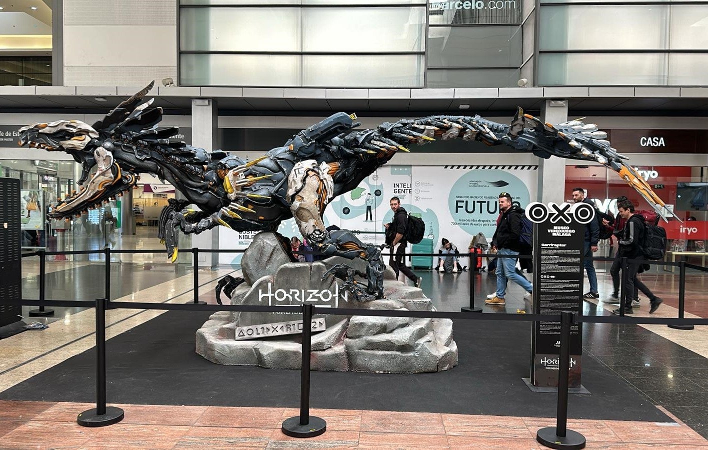 El Garriraptor de Horizon Forbidden West llega a Málaga por el primer aniversario de OXO Museo del Videojuego El Garriraptor de Horizon Forbidden West llega a Málaga por el primer aniversario de OXO Museo del Videojuego