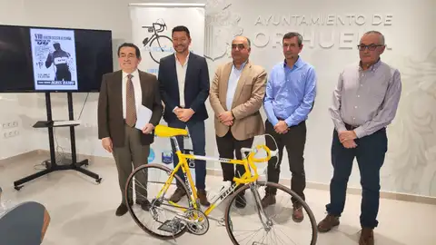 La Retrolevantina celebra en Orihuela su quinta edición para rendir homenaje al ciclista oriolano Bernardo Ruiz La Retrolevantina celebra en Orihuela su quinta edición para rendir homenaje al ciclista oriolano Bernardo Ruiz
