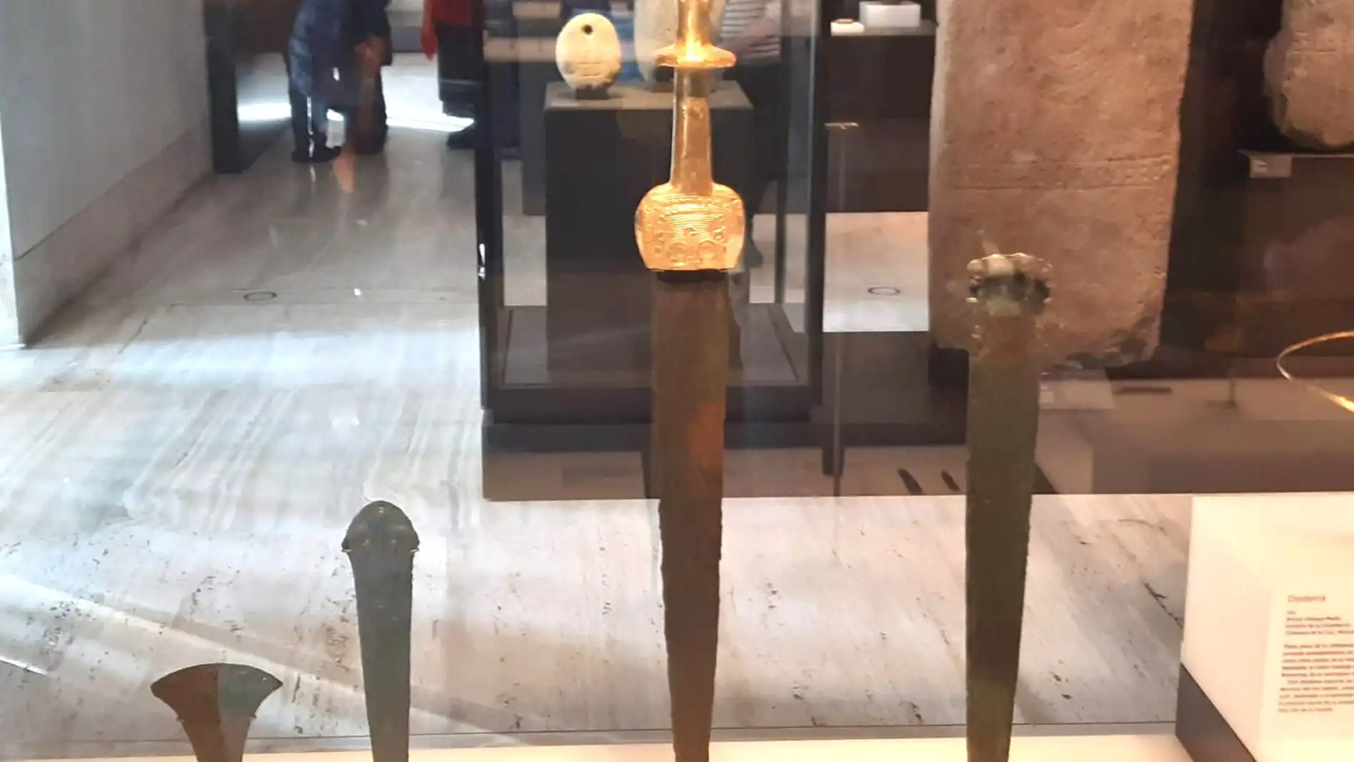 La espada de Guadalajara (1600-1300 A.C.) con empuñadura de oro que se podrá ver en Alicante
