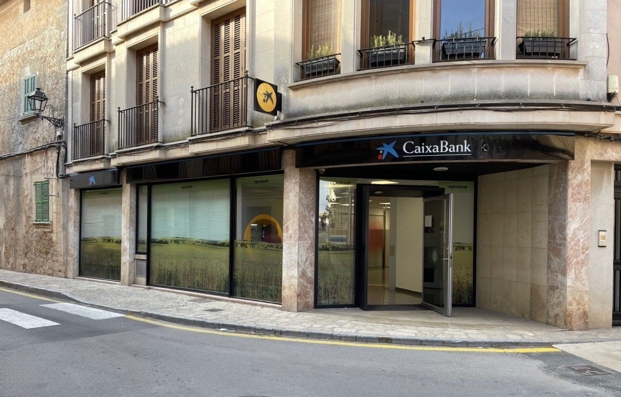 CaixaBank y Correos te llevan hasta 500 euros en efectivo a casa CaixaBank y Correos te llevan hasta 500 euros en efectivo a casa