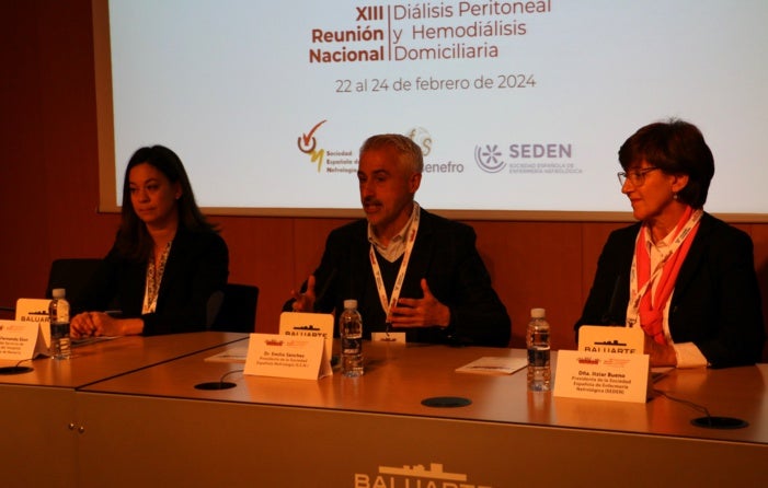 Emilio Sánchez: "La diálisis domiciliaria tiene ventajas clínicas y personales, hay que impulsarla" Emilio Sánchez: "La diálisis domiciliaria tiene ventajas clínicas y personales, hay que impulsarla"