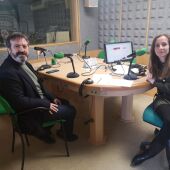 Luis Bará nos estudios de Onda cero Pontevedra con Susana Pedreira, periodísta de Onda Cero