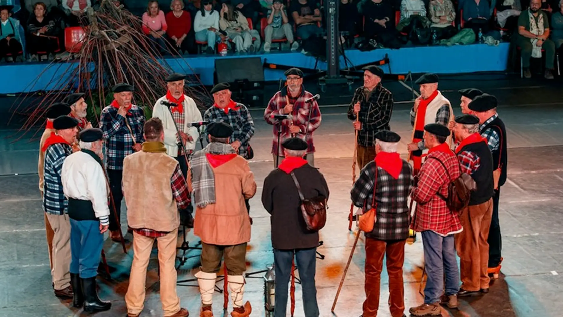 Marzas 2024 en Santander: el Coro Ronda Altamira realiza el tradicional canto de las marzas