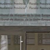 Puerta de la Audiencia Provincial de Alicante