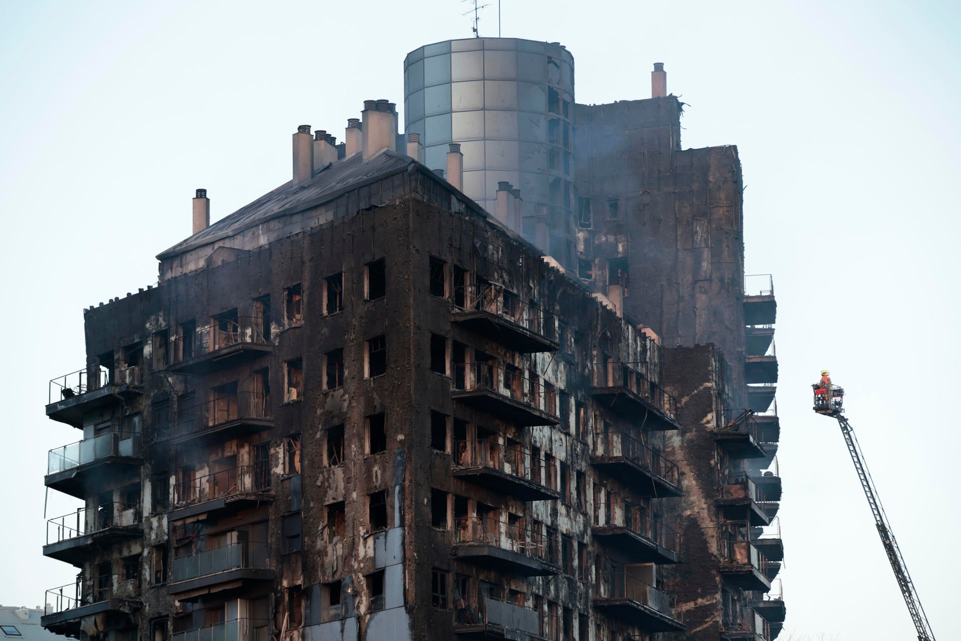 Antonio Maciá, doctor en arquitectura: "Los edificios construidos antes de 2008 deberían someterse a revisiones periódicas" Antonio Maciá, doctor en arquitectura: "Los edificios construidos antes de 2008 deberían someterse a revisiones periódicas"