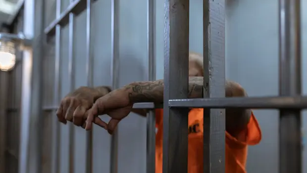 Imagen de archivo de un preso en una cárcel