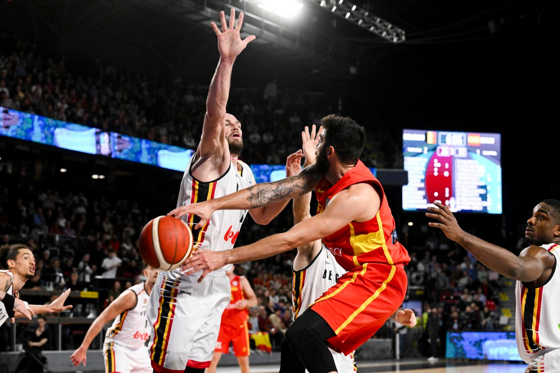 España vuelve a tropezar en su camino al Eurobasket España vuelve a tropezar en su camino al Eurobasket
