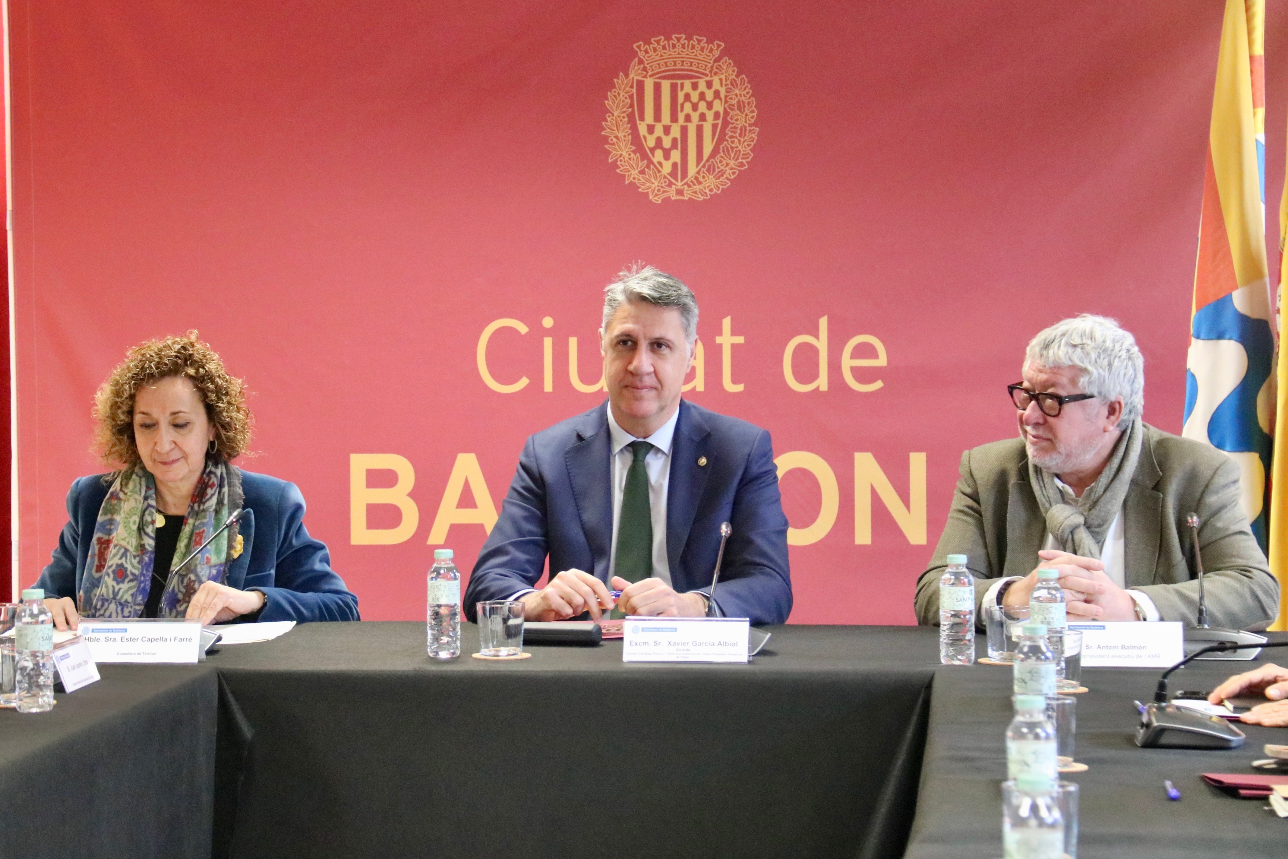La Generalitat i l'Ajuntament de Badalona inspeccionaran els edificis propers al que es va esfondrar La Generalitat i l'Ajuntament de Badalona inspeccionaran els edificis propers al que es va esfondrar