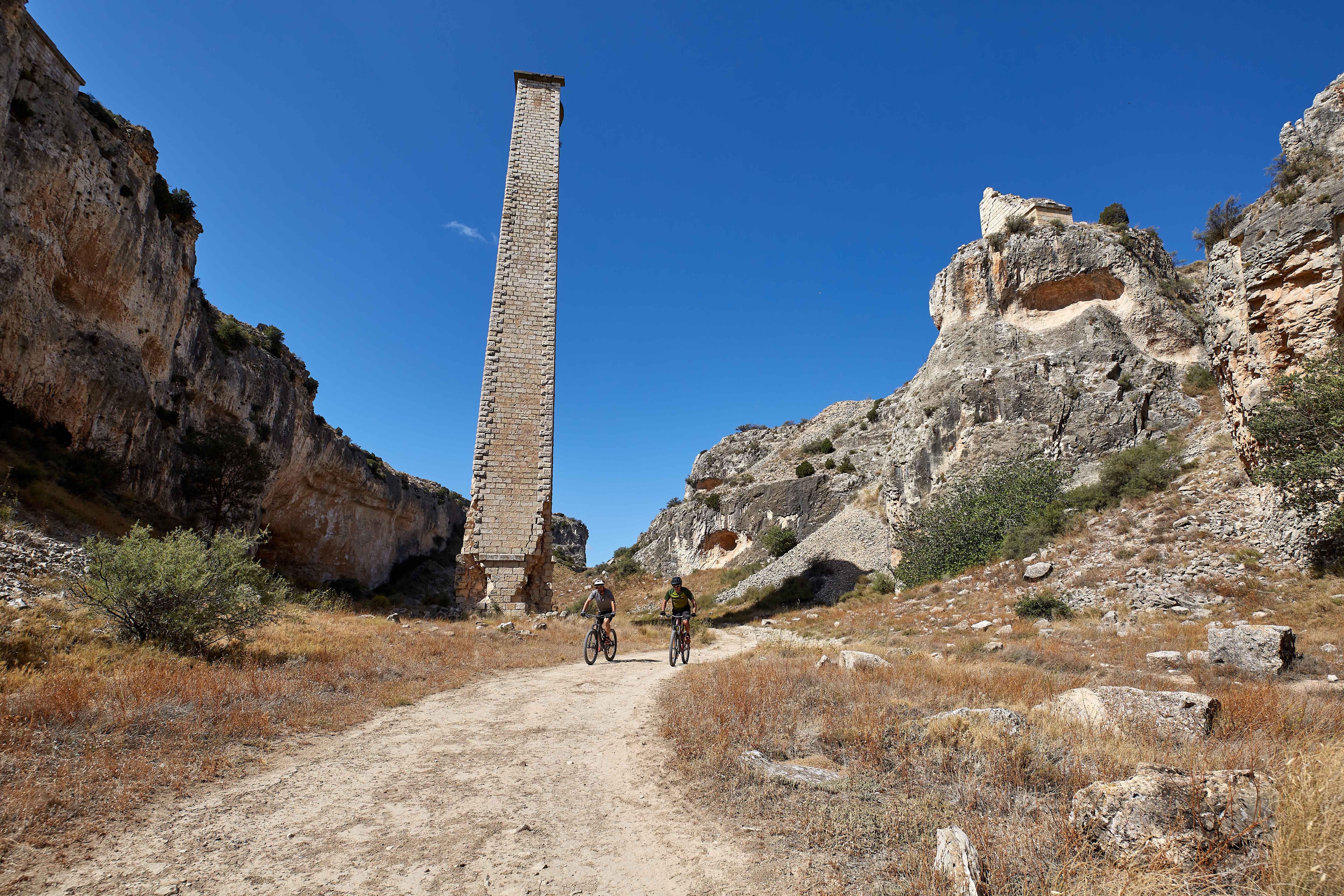 Campo de Belchite recupera la vía verde desde Zaragoza hasta Utrillas Campo de Belchite recupera la vía verde desde Zaragoza hasta Utrillas