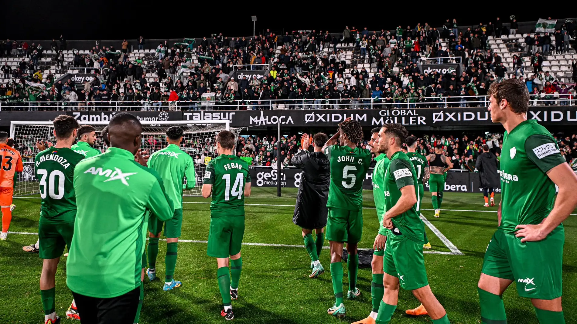 Los futbolistas del Elche celebran la victoria en Cartagonova la pasada temporada. Los futbolistas del Elche celebran la victoria en Cartagonova la pasada temporada.