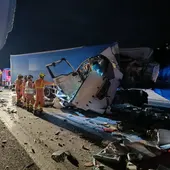 Un accidente entre dos camiones entre Gavarda y Alberic ocasiona retenciones de 5km en la A7 Un accidente entre dos camiones entre Gavarda y Alberic ocasiona retenciones de 5km en la A7