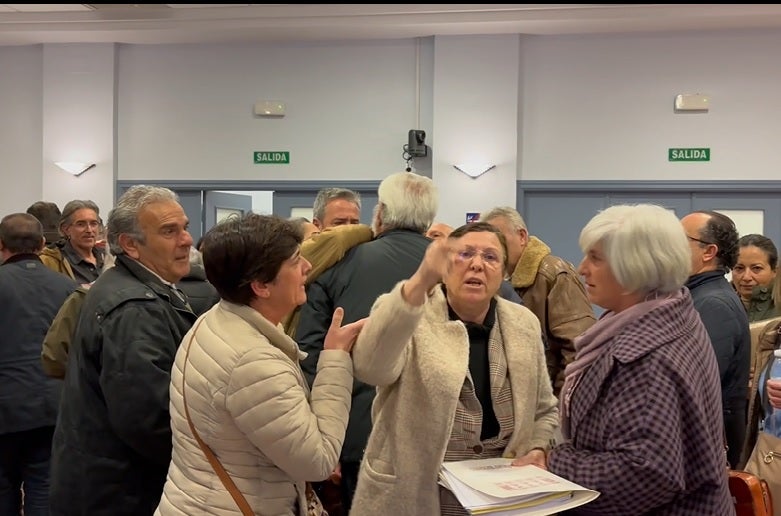 La alcaldesa de Don Benito increpa a un compañero de Onda Cero Vegas Altas La alcaldesa de Don Benito increpa a un compañero de Onda Cero Vegas Altas