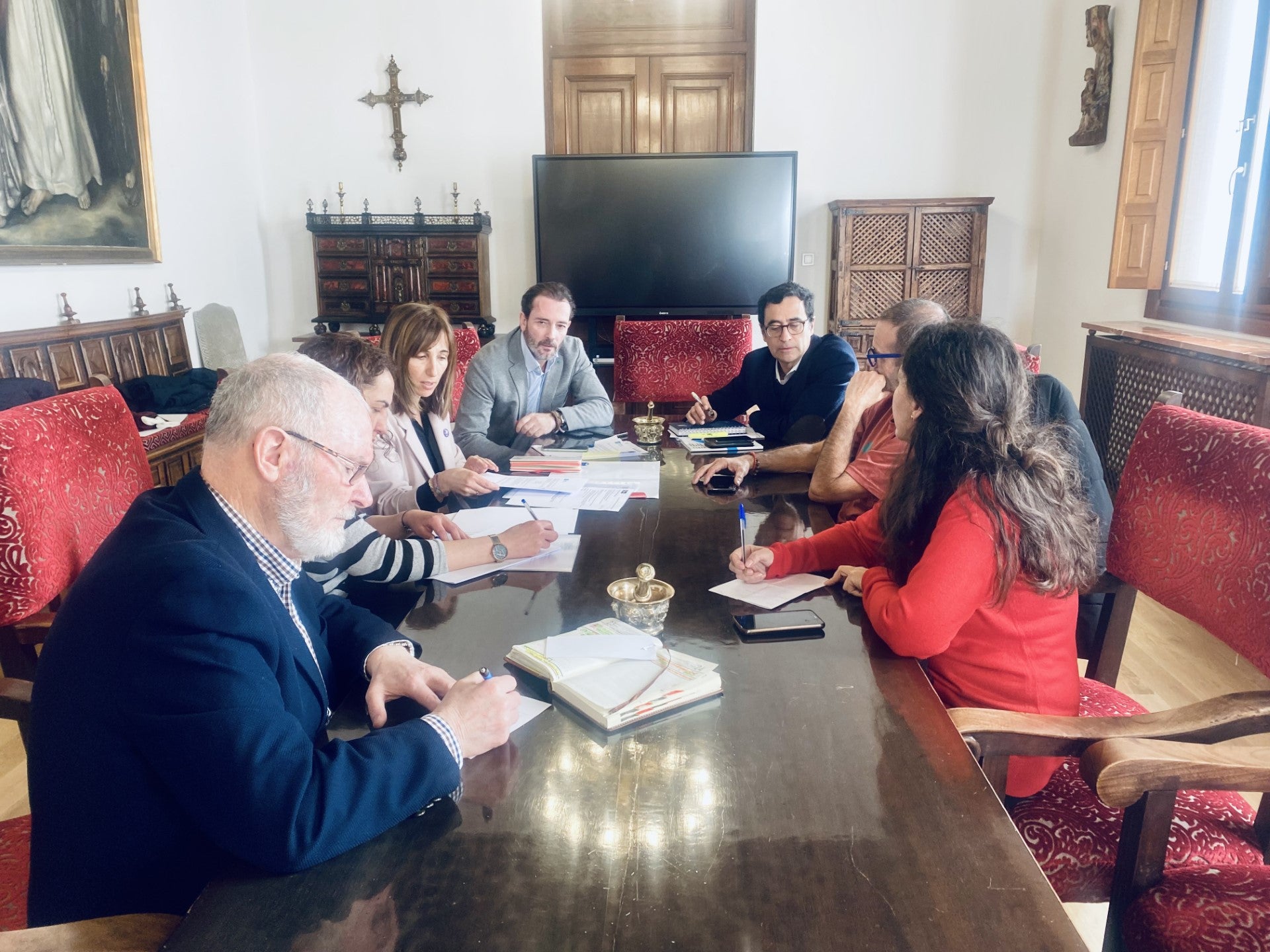 Diputación de Palencia informa a la coordinadora de ONGs Palencia de las novedades en la convocatoria de ayudas de cooperación al desarrollo 2024 Diputación de Palencia informa a la coordinadora de ONGs Palencia de las novedades en la convocatoria de ayudas de cooperación al desarrollo 2024