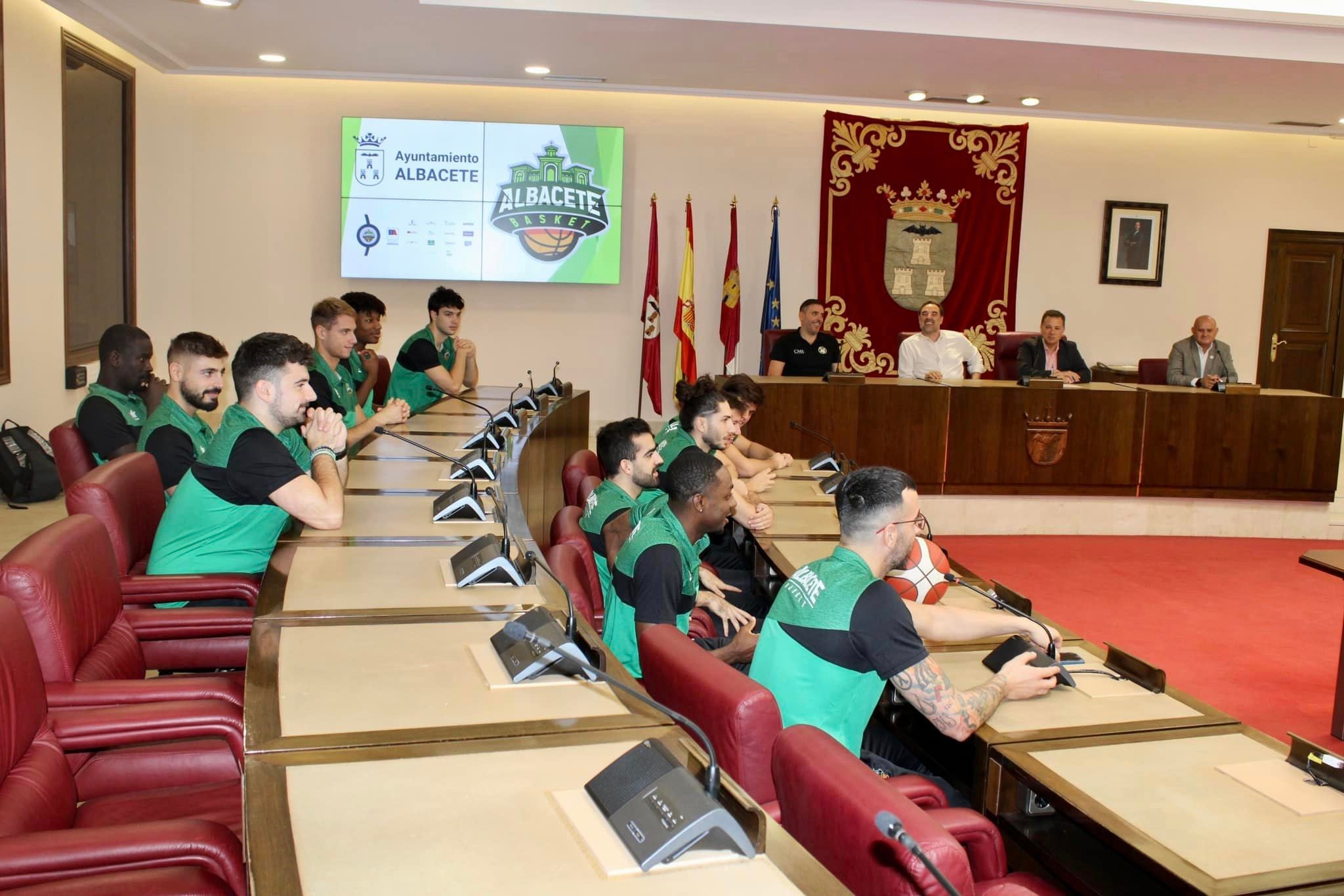 El Ayuntamiento aportará 30.000 euros al Albacete Basket como apoyo al deporte base El Ayuntamiento aportará 30.000 euros al Albacete Basket como apoyo al deporte base