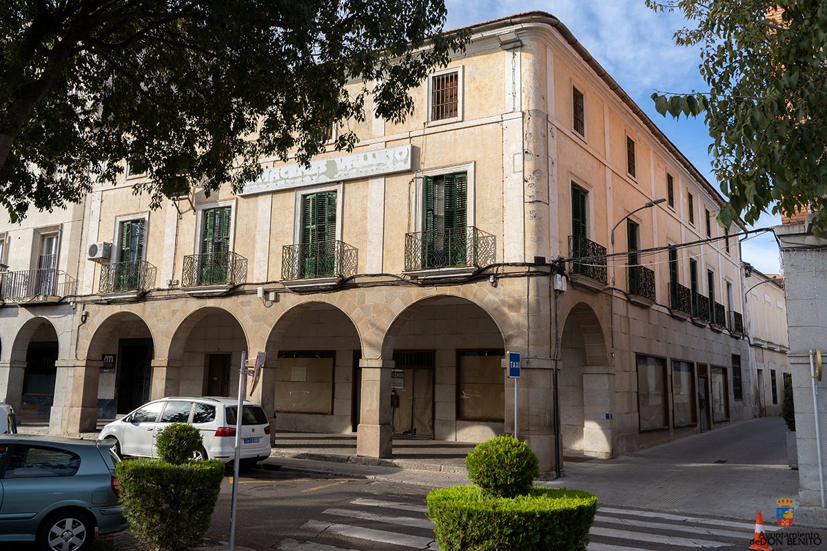 Bronco pleno en el Ayuntamiento de Don Benito, que concluyó de nuevo con actos de violencia verbal y casi física Bronco pleno en el Ayuntamiento de Don Benito, que concluyó de nuevo con actos de violencia verbal y casi física