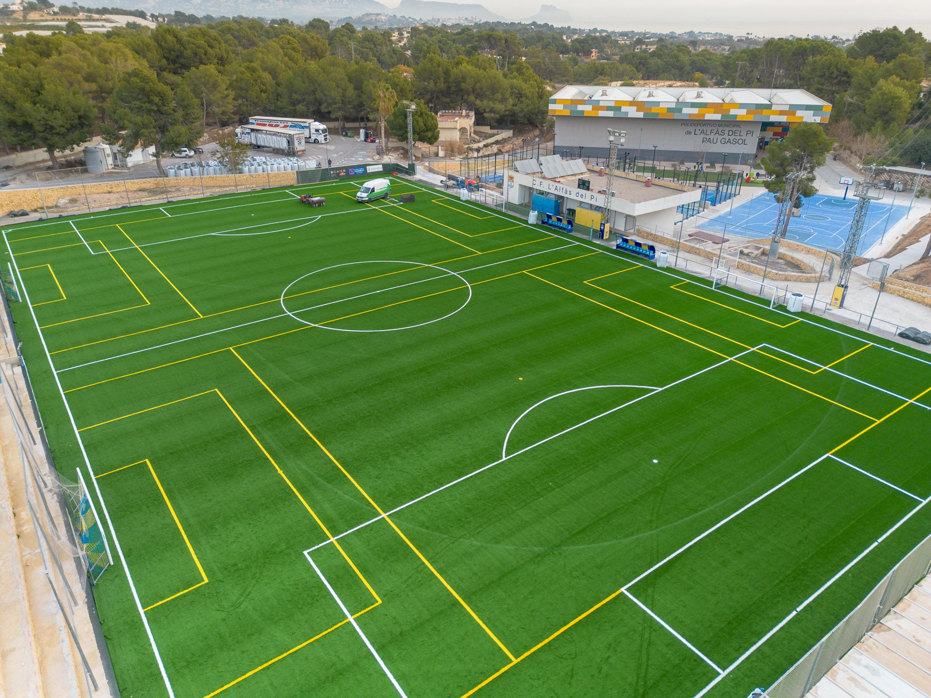 Las obras del campo de fútbol 11 de césped artificial de L'Alfàs concluirán antes de lo previsto Las obras del campo de fútbol 11 de césped artificial de L'Alfàs concluirán antes de lo previsto