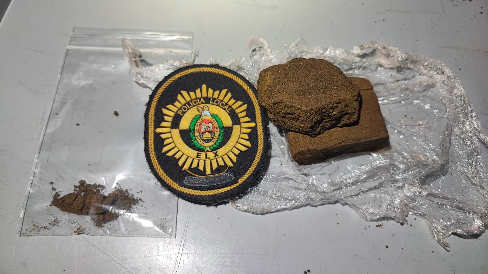 La Policía Local de Elche detiene a un joven con 76 gramos de hachís cuando circulaba en un patinete en dirección contraria La Policía Local de Elche detiene a un joven con 76 gramos de hachís cuando circulaba en un patinete en dirección contraria