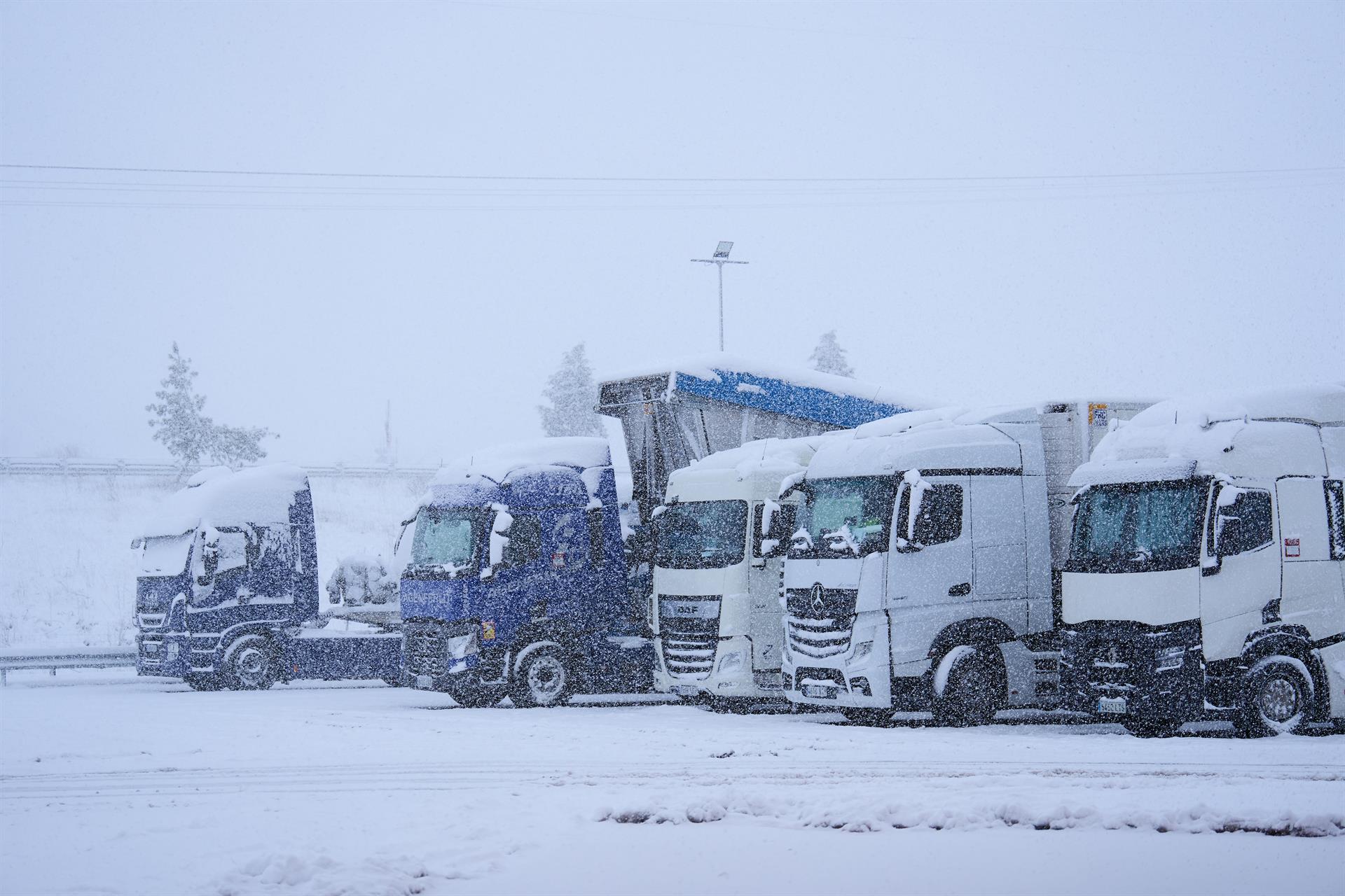 Temporal en Cantabria: alerta por nieve y lluvia, cortes de carretera y últimas noticias Temporal en Cantabria: alerta por nieve y lluvia, cortes de carretera y últimas noticias