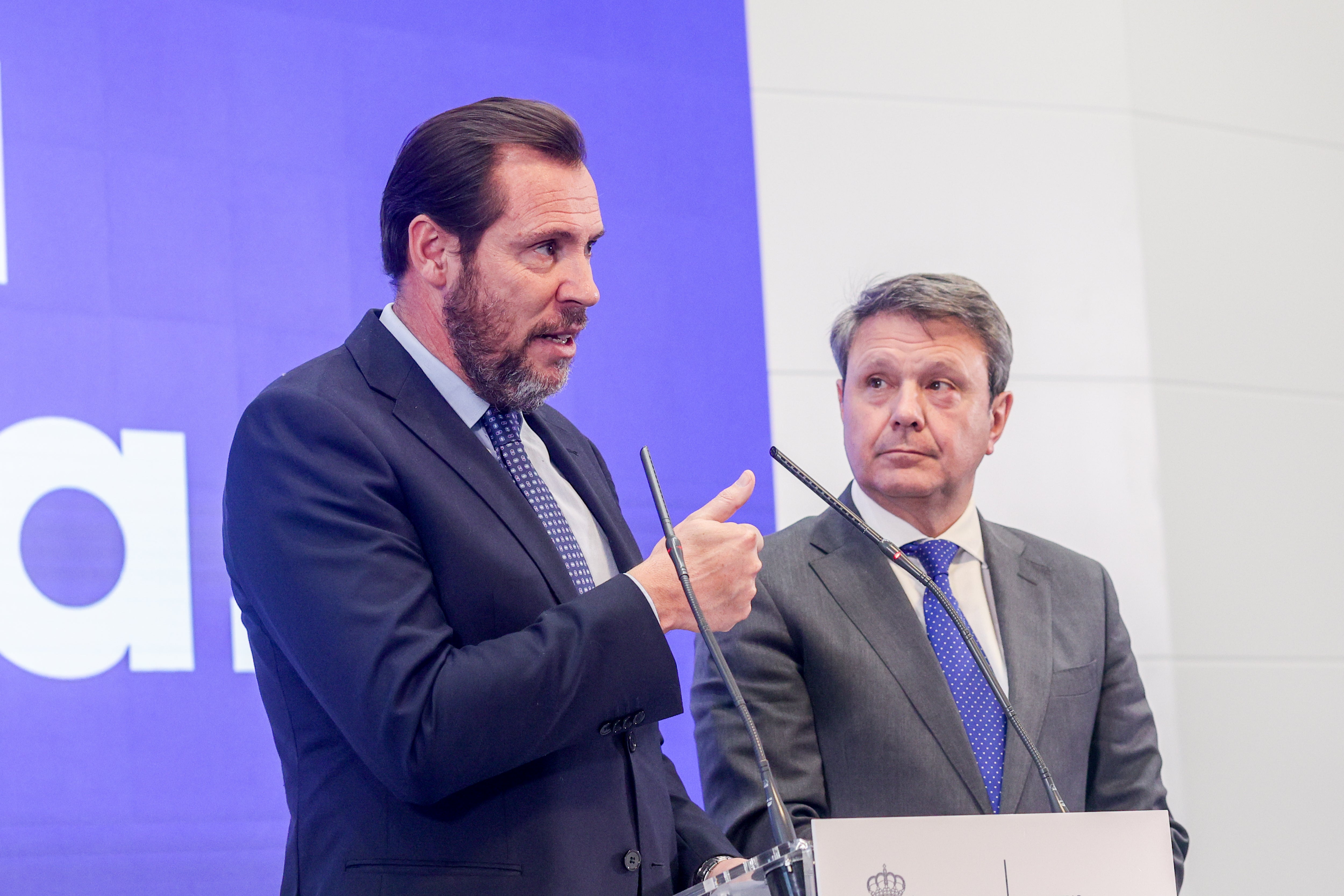 Óscar Puente señala la "responsabilidad política" de Ábalos, y afirma que "un buen socialista" no puede "irse al Grupo Mixto" Óscar Puente señala la "responsabilidad política" de Ábalos, y afirma que "un buen socialista" no puede "irse al Grupo Mixto"