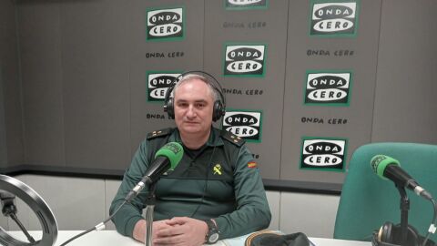 Capit&aacute;n Gregorio, Interventor de Armas y Explosivos de la Comandancia de la Guardia Civil de Castell&oacute;n. 