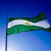 Fotografía de archivo de la bandera de Andalucía. Fotografía de archivo de la bandera de Andalucía.