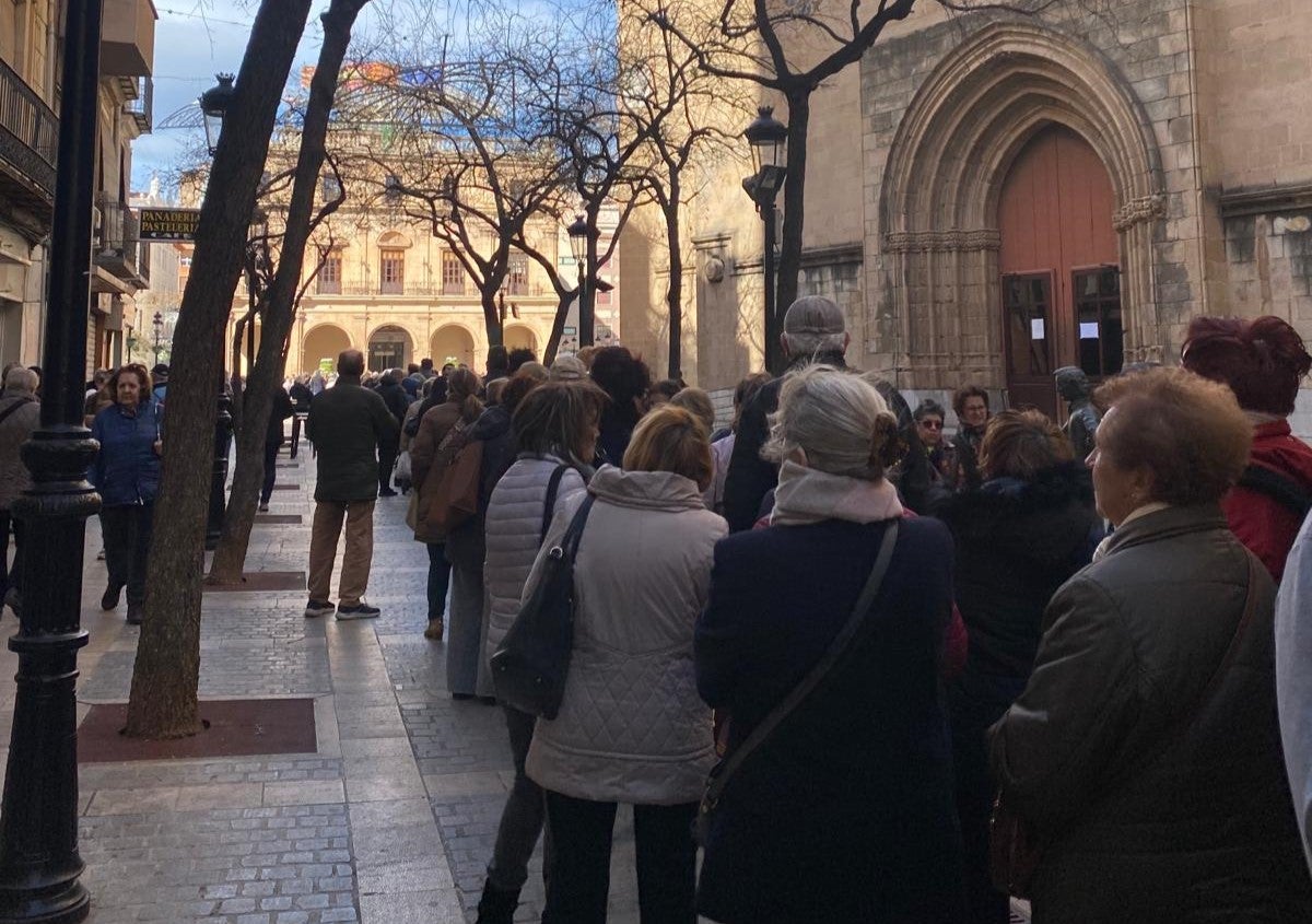 Reparto de récord: los castellonenses agotan los 40.000 ejemplares del programa de fiestas en apenas día y medio Reparto de récord: los castellonenses agotan los 40.000 ejemplares del programa de fiestas en apenas día y medio