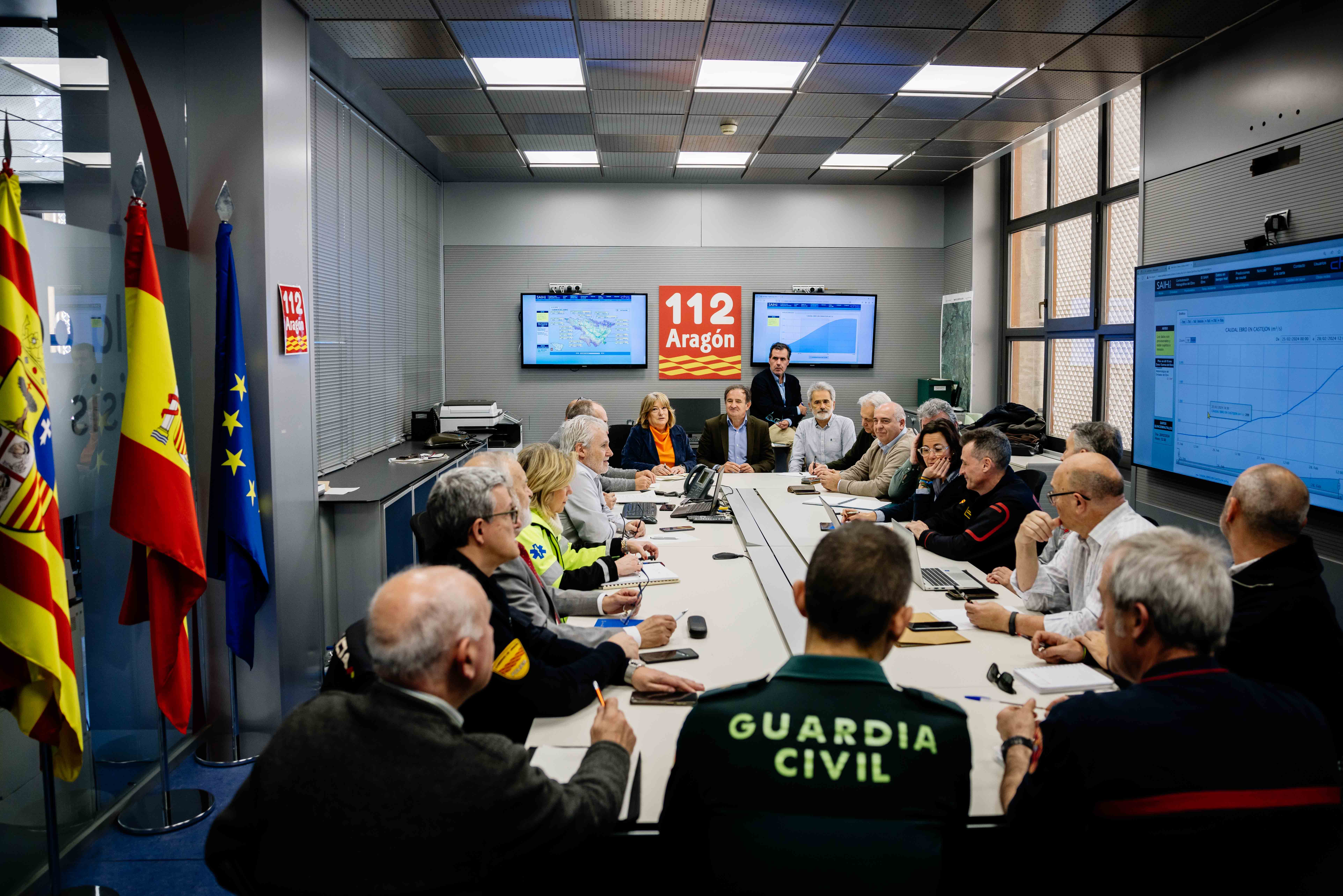 Aragón se prepara para recibir la crecida del Ebro en próximas horas Aragón se prepara para recibir la crecida del Ebro en próximas horas