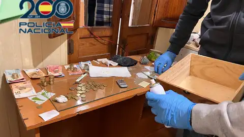 Algunos de los efectos intervenidos por la Policía Nacional. Algunos de los efectos intervenidos por la Policía Nacional.