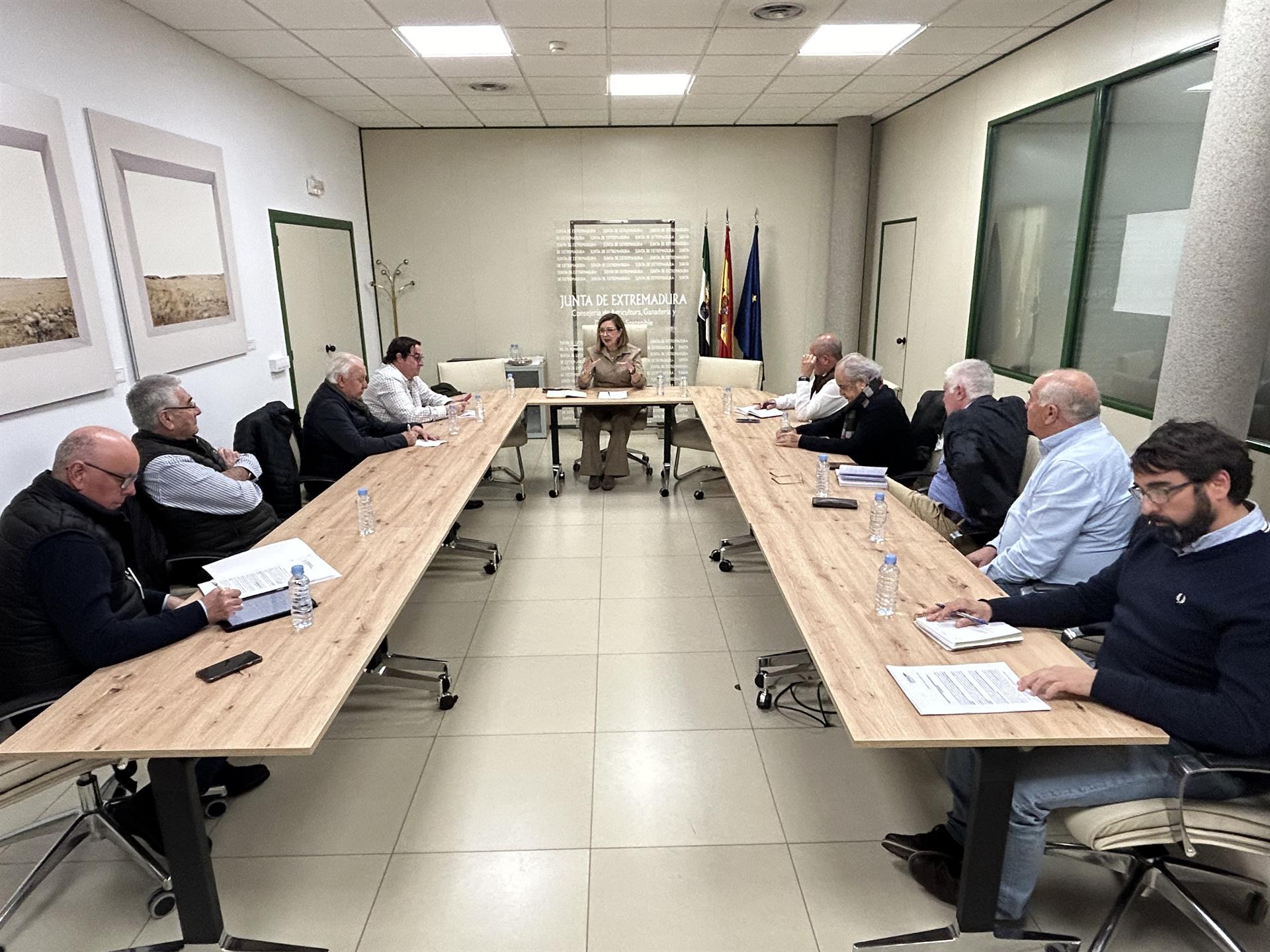 Extremadura pide al Ministerio una autorización excepcional para utilizar el desinfectante dicloropropeno para el cultivo de tabaco Extremadura pide al Ministerio una autorización excepcional para utilizar el desinfectante dicloropropeno para el cultivo de tabaco
