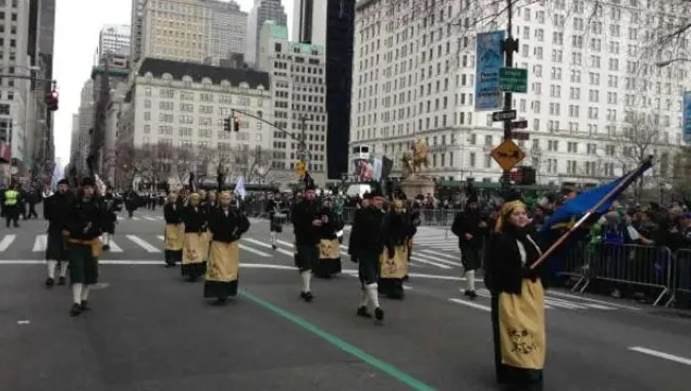 La Reina del Truebano desfilara otra vez por St. Patrick Day de Nueva York. La Reina del Truebano desfilara otra vez por St. Patrick Day de Nueva York.