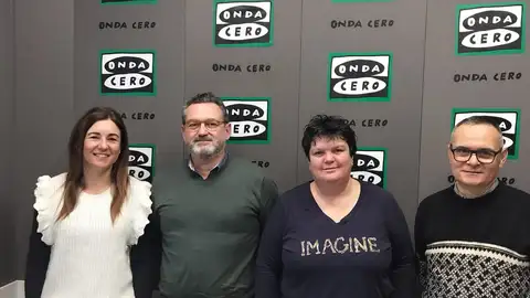 manuel León, director de Arqueogastronomía en Onda Cero Marina Baixa junto a la edil de educación de la Vila Joiosa, Marisa Mingot, y el director de Vilamuseu, Antonio Espinosa. manuel León, director de Arqueogastronomía en Onda Cero Marina Baixa junto a la edil de educación de la Vila Joiosa, Marisa Mingot, y el director de Vilamuseu, Antonio Espinosa.