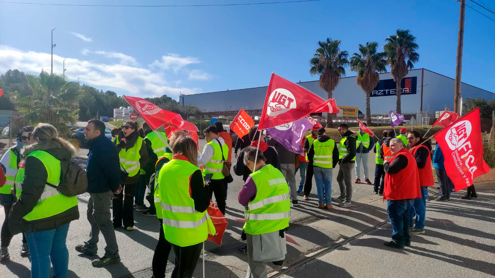 Los trabajadores del azulejo vuelven a salir a la calle para pedir un aumento salarial Los trabajadores del azulejo vuelven a salir a la calle para pedir un aumento salarial
