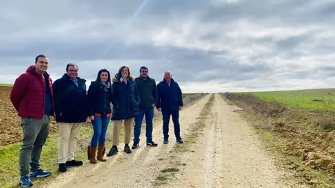 La Diputación de Palencia invierte en Villaeles de Valdavia más de 31.300 euros para la pavimentación del casco urbano y el acondicionamiento del camino de Morterón a Quintana .