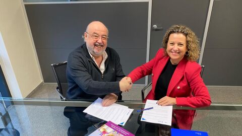 Jos&eacute; Carlos Pumar y Yolanda Herrero en la firma del acuerdo