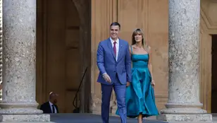 Imagen de archivo del presidente del Gobierno, Pedro Sánchez, y su esposa, Begoña Gómez, en el Palacio de Carlos V de la Alhambra de Granada