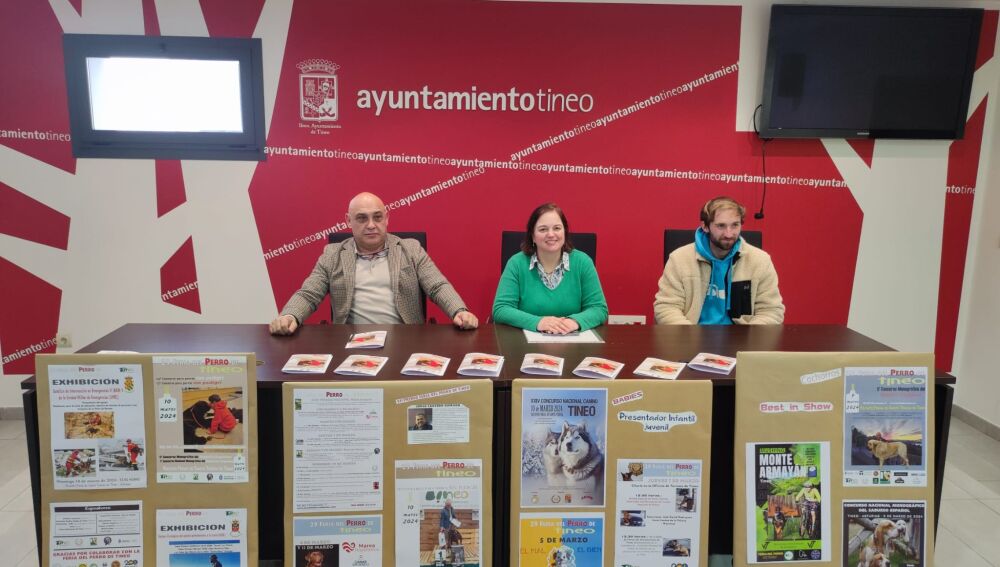 Momento de la presentación con Luis, Montse y Abel