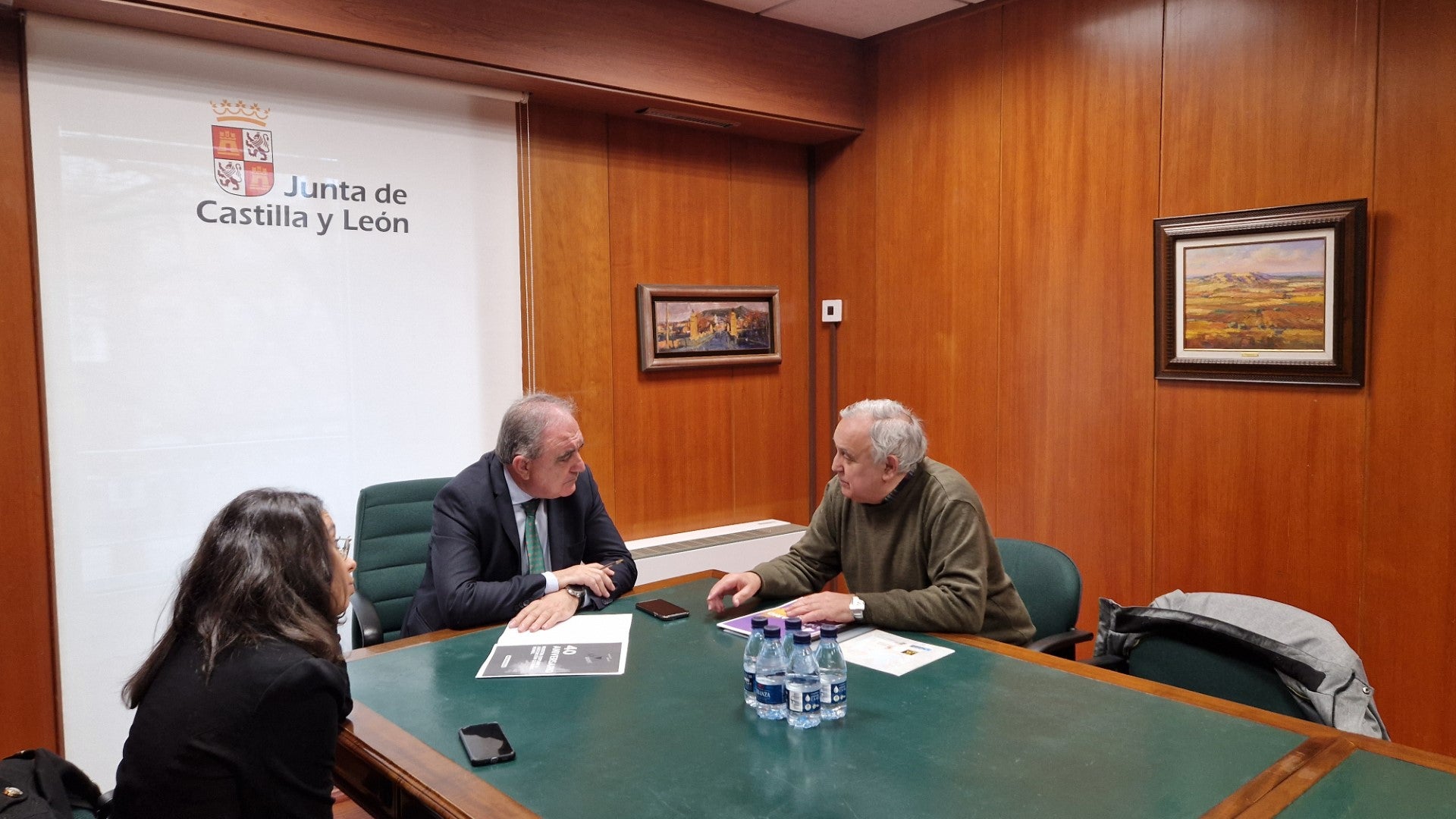 La Junta de Castilla y León recibe a la Asociación Cultural Muriel con motivo de su cuarenta aniversario La Junta de Castilla y León recibe a la Asociación Cultural Muriel con motivo de su cuarenta aniversario