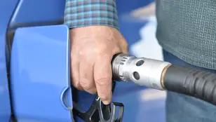 La velocidad exacta para ahorrar gasolina, según la DGT