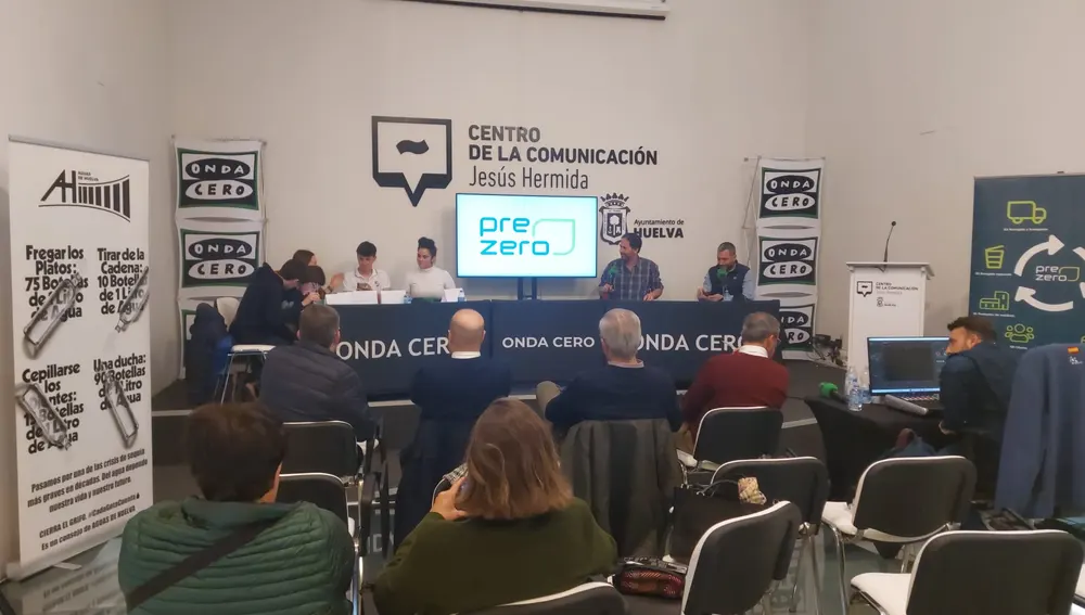 Cinco estudiantes del Colegio Moliere, protagonistas de Taller de Radio, en Onda Cero.