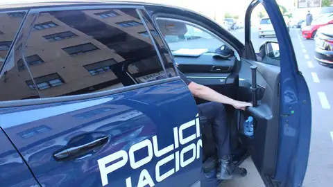 Detenida la pareja del hombre que causó la muerte de un hombre en Alzira tras golpearlo en una discusión de tráfico Detenida la pareja del hombre que causó la muerte de un hombre en Alzira tras golpearlo en una discusión de tráfico