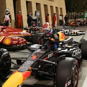 Verstappen retoma dónde lo dejó y Alonso y Sáinz ilusionan Verstappen retoma dónde lo dejó y Alonso y Sáinz ilusionan