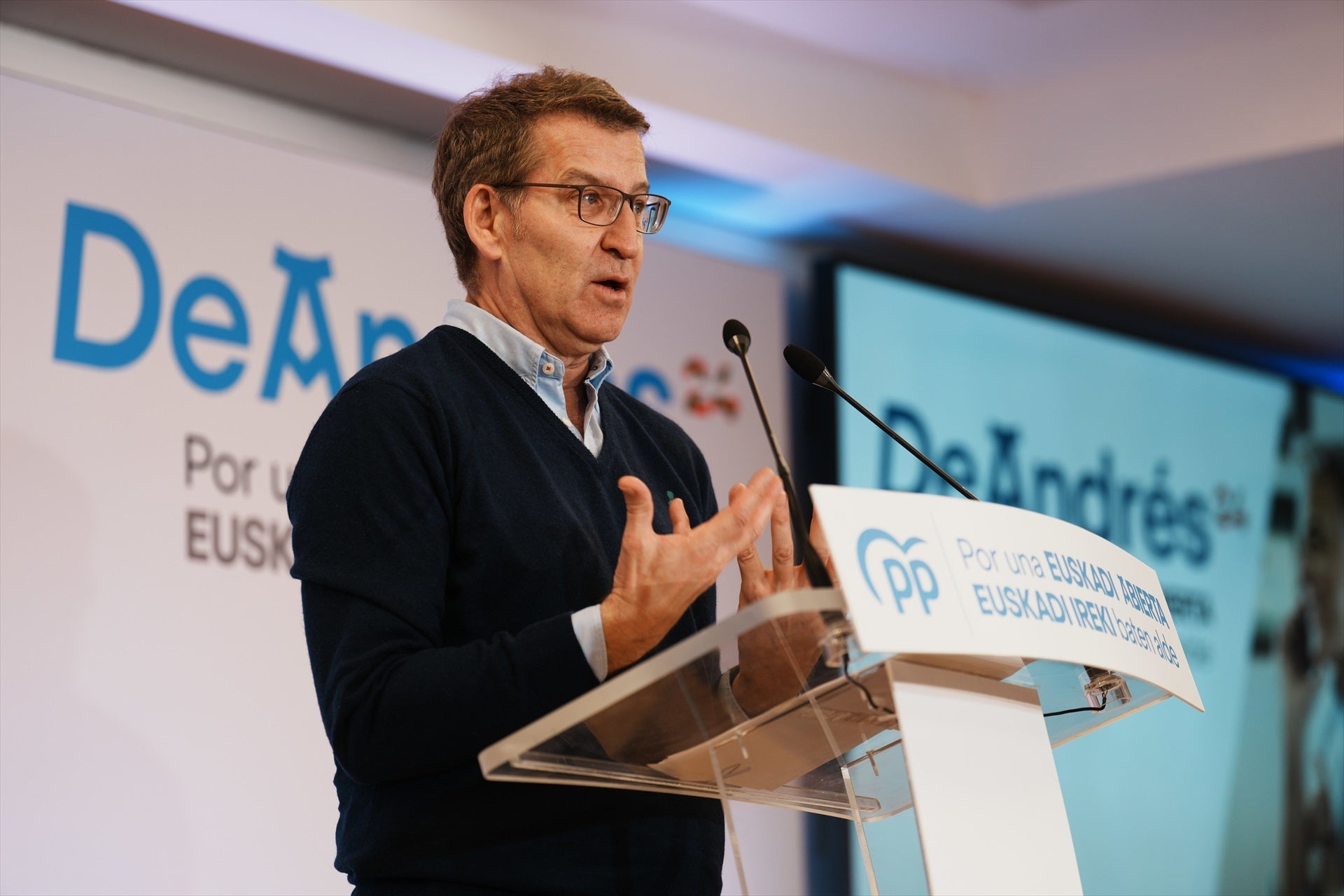 Feijóo pide a Sánchez que "abandone la huida hacia adelante" y de explicaciones sobre caso Koldo Feijóo pide a Sánchez que "abandone la huida hacia adelante" y de explicaciones sobre caso Koldo