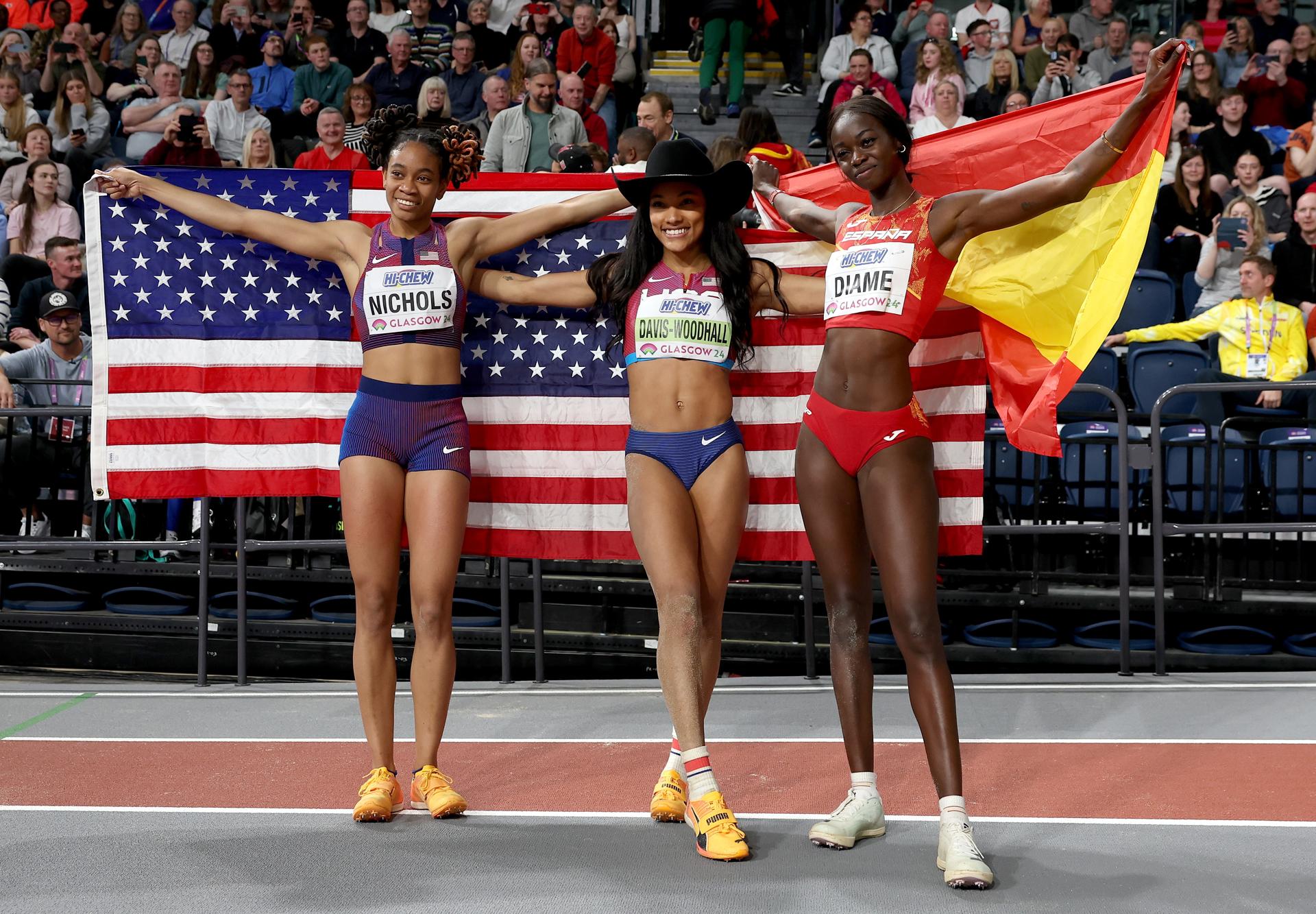 Fátima Diame se cuelga la medalla de bronce en longitud en Glasgow Fátima Diame se cuelga la medalla de bronce en longitud en Glasgow