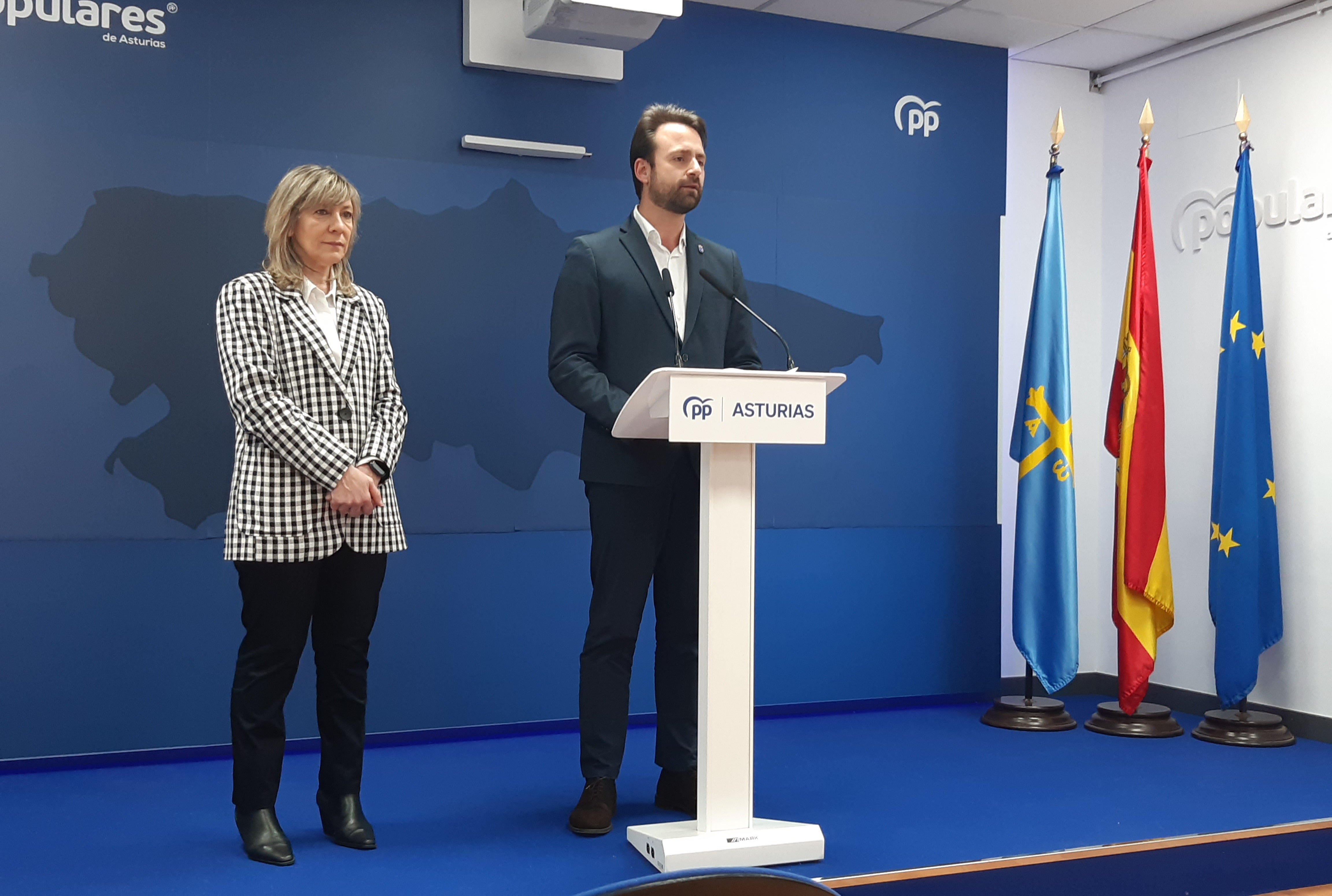 Queipo (PP) ve "enfadadín" a Barbón por el retraso de los Avril Queipo (PP) ve "enfadadín" a Barbón por el retraso de los Avril