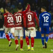Moleiro felicita a Sandro por su gol al Getafe