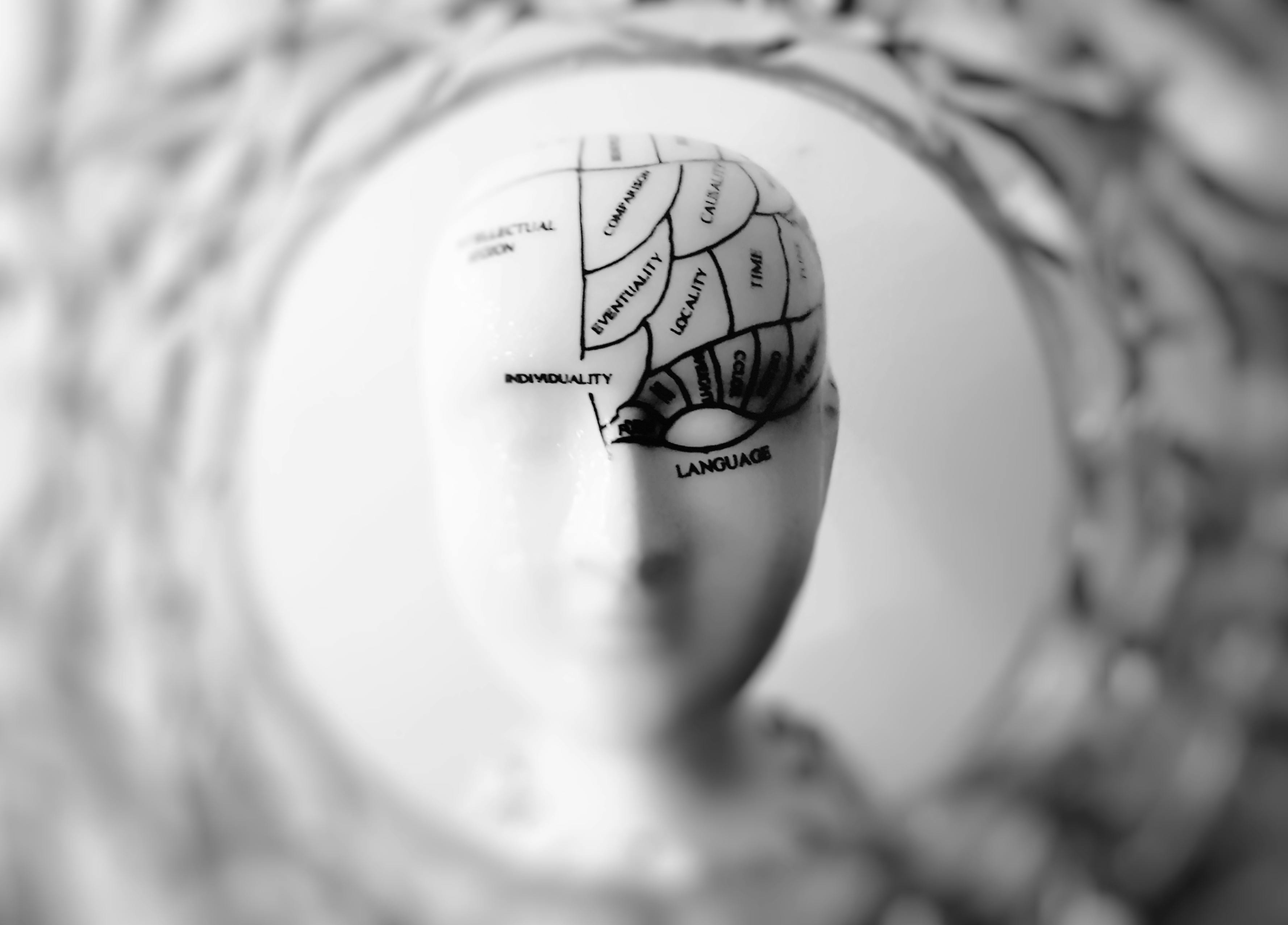 Los mecanismos inconscientes del cerebro: ¿quién nos vigila cuando nos equivocamos?