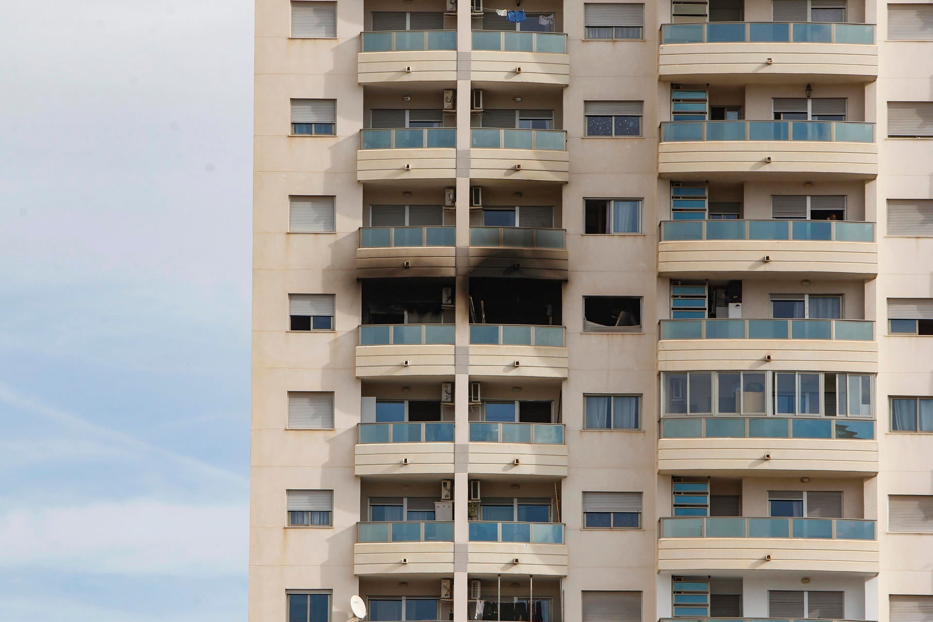 Una sobrecarga en el enchufe del salón causó el incendio en la vivienda de Villajoyosa Una sobrecarga en el enchufe del salón causó el incendio en la vivienda de Villajoyosa
