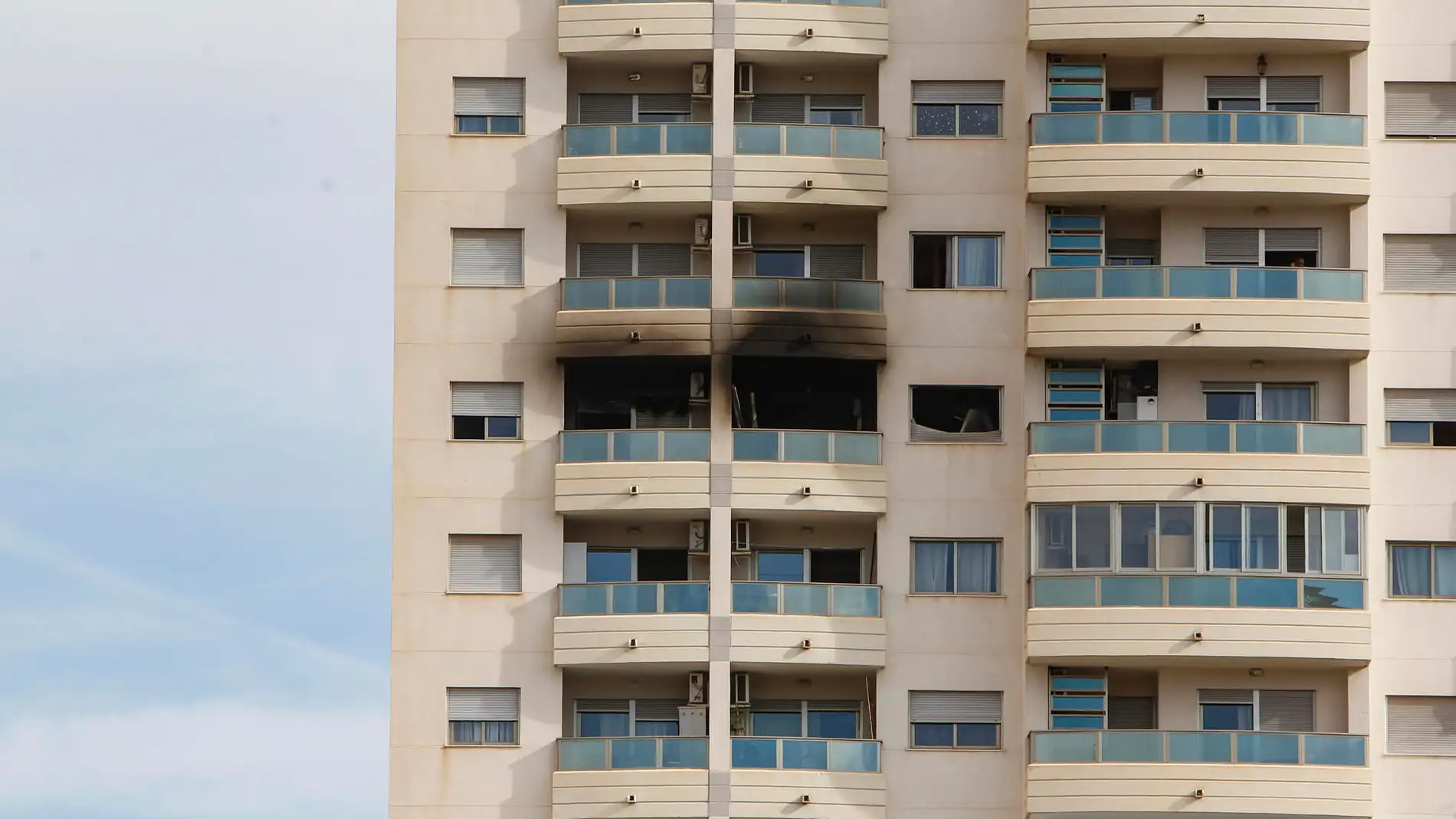 Incendio en una vivienda en Villajoyosa (Alicante)