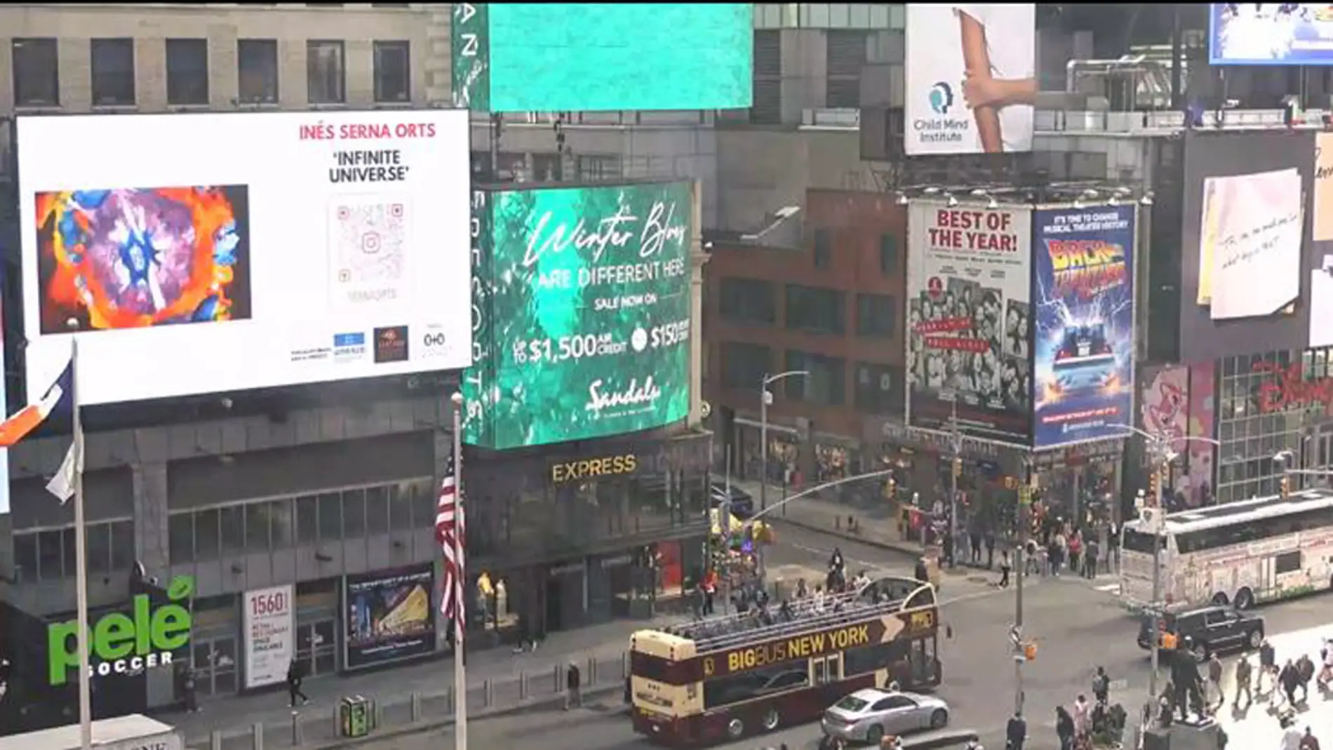 ‘Infinite Universe’ de la ilicitana Inés Serna luce en Times Square de New York.