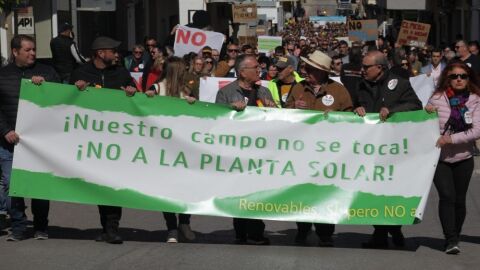 San Miguel de Salinas dice "No" a la planta fotovoltaica para la desaladora de Torrevieja